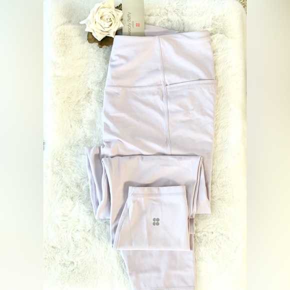 New with tag SWEATY BETTY SUPER SOFT YOGA LEGGING Mistflower Purple Bum sculptin - Picture 1 of 6